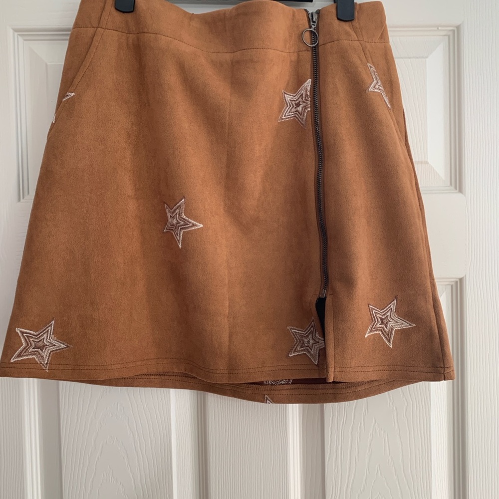 “Seeing Stars” vegan suede skirt by Promesa size Large